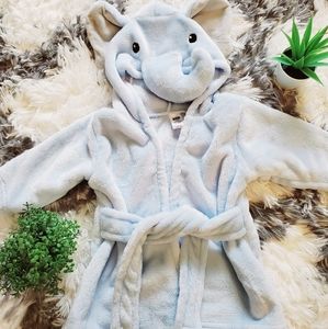 Baby blue elephant Robe